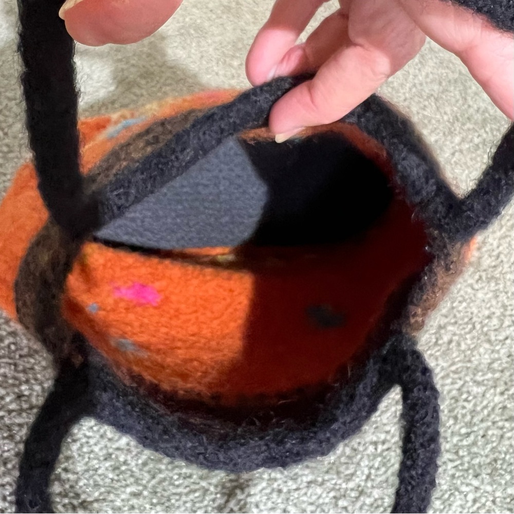 Vintage Handcrafted Wool Bag - Picture 5 of 5